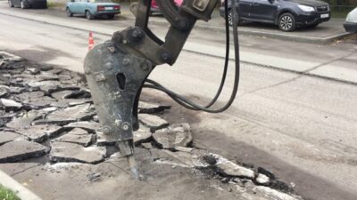 Демонтаж бетона гидромолотом Демонтаж гидромолотами в Минске